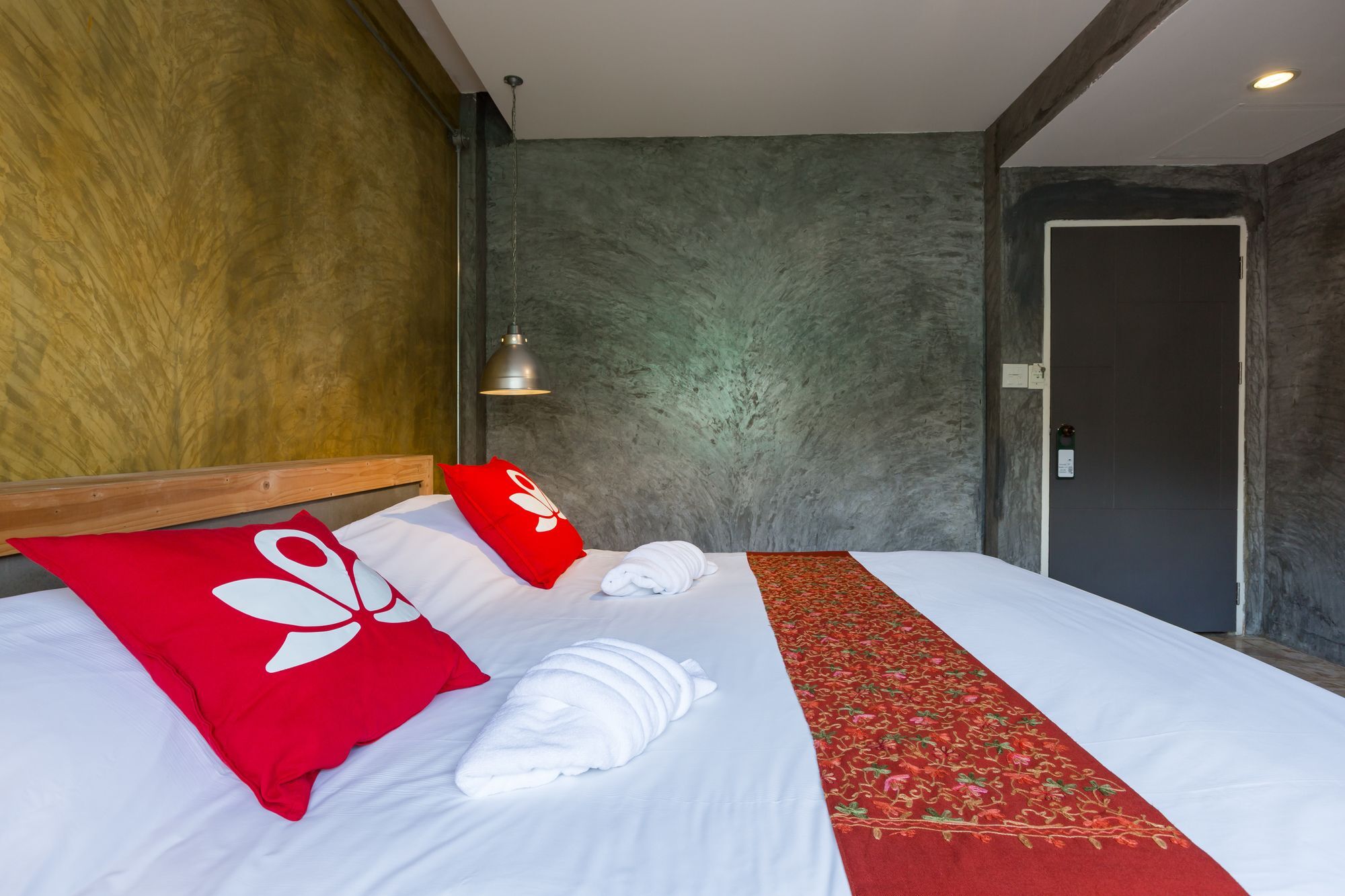 Zen Rooms Roundabout Karon Beach Пхукет Экстерьер фото